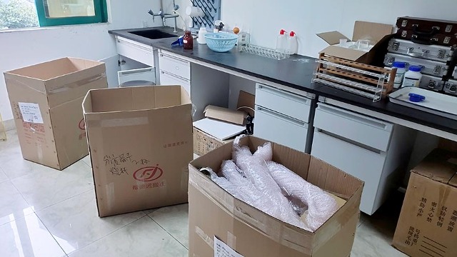 NOVA60A多參數(shù)水質(zhì)分析儀設(shè)備儀器搬運流程