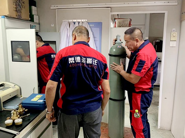 醫(yī)療儀器搬運(yùn)